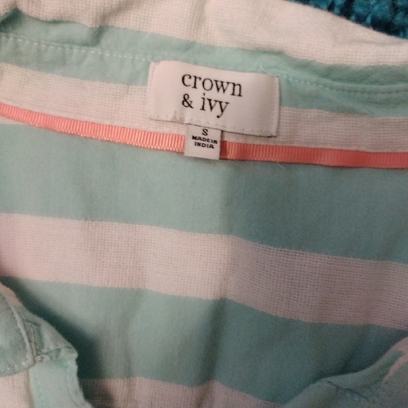 Green and White Longed Sleeve Button Down - Picture 2 of 8